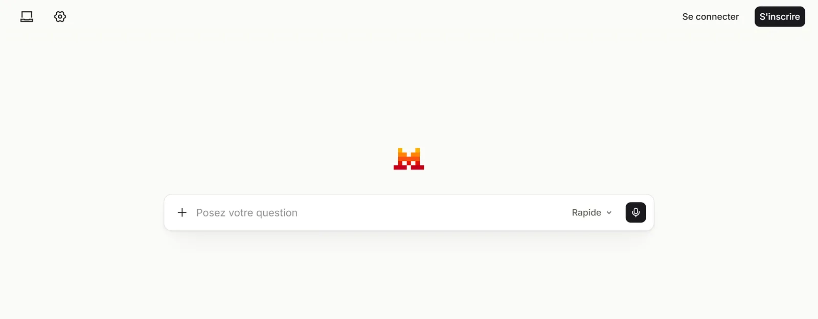 Page d’accueil de chat.mistral.ai sans compte, avec la zone de saisie Posez votre question
